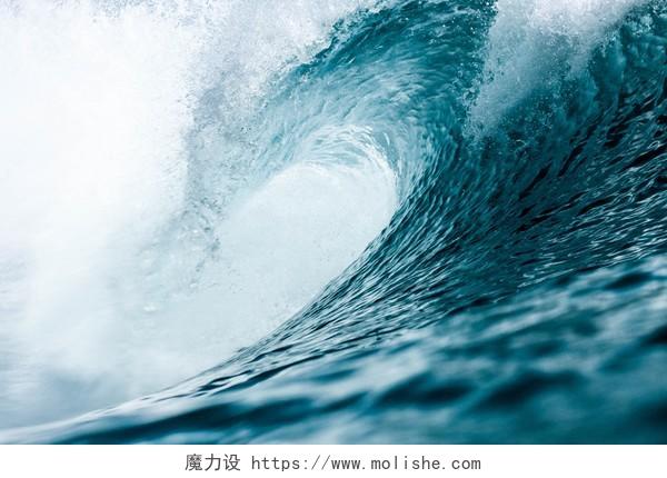 水波高清蓝色海洋海浪浪花海水水花背景图